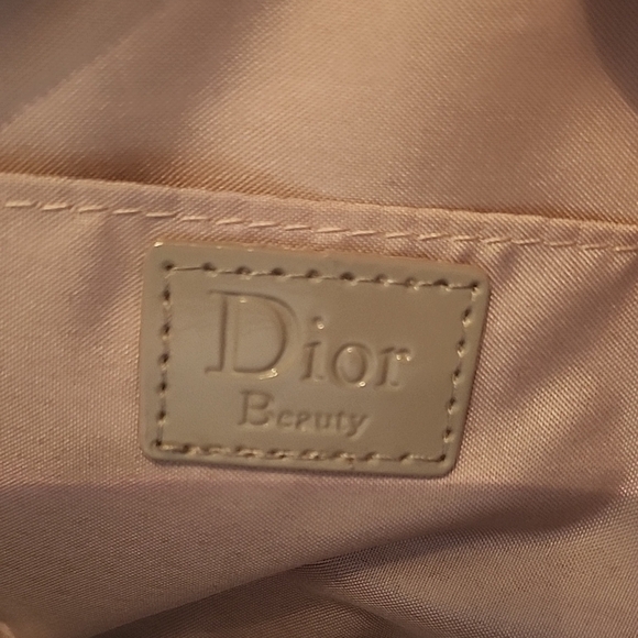Dior Brand NEW Luxury Light Grey Cosmetic Bag - Picture 10 of 14